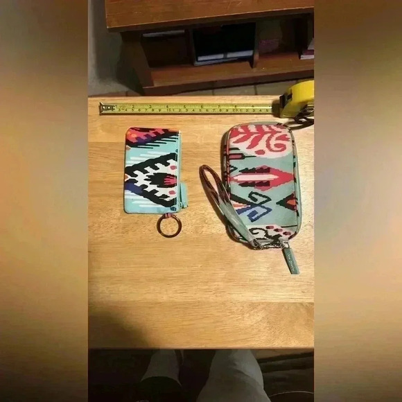 Vera Bradley Small Wristlet & Keychain Wallet - Picture 6 of 6